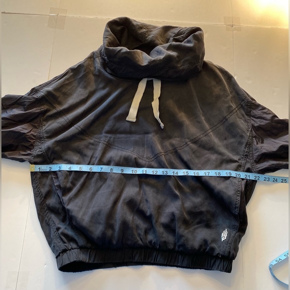 FP Movement Far & Away Pullover Jacket  Black  XS - Picture 4 of 9